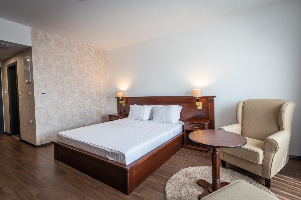 Hotel Sky Gevgelija Exterior photo A room at the hotel