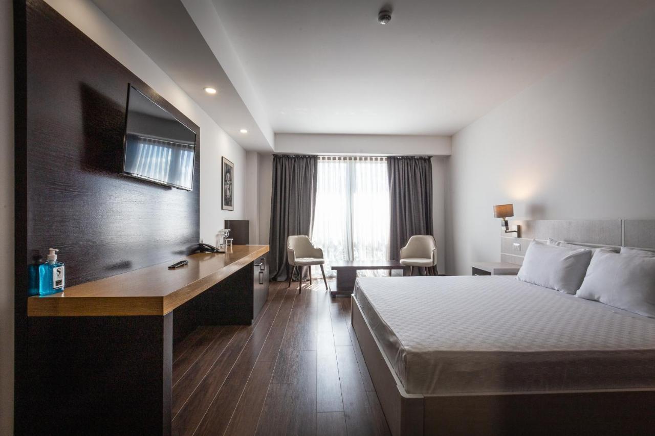 Hotel Sky Gevgelija Exterior photo A room at the hotel