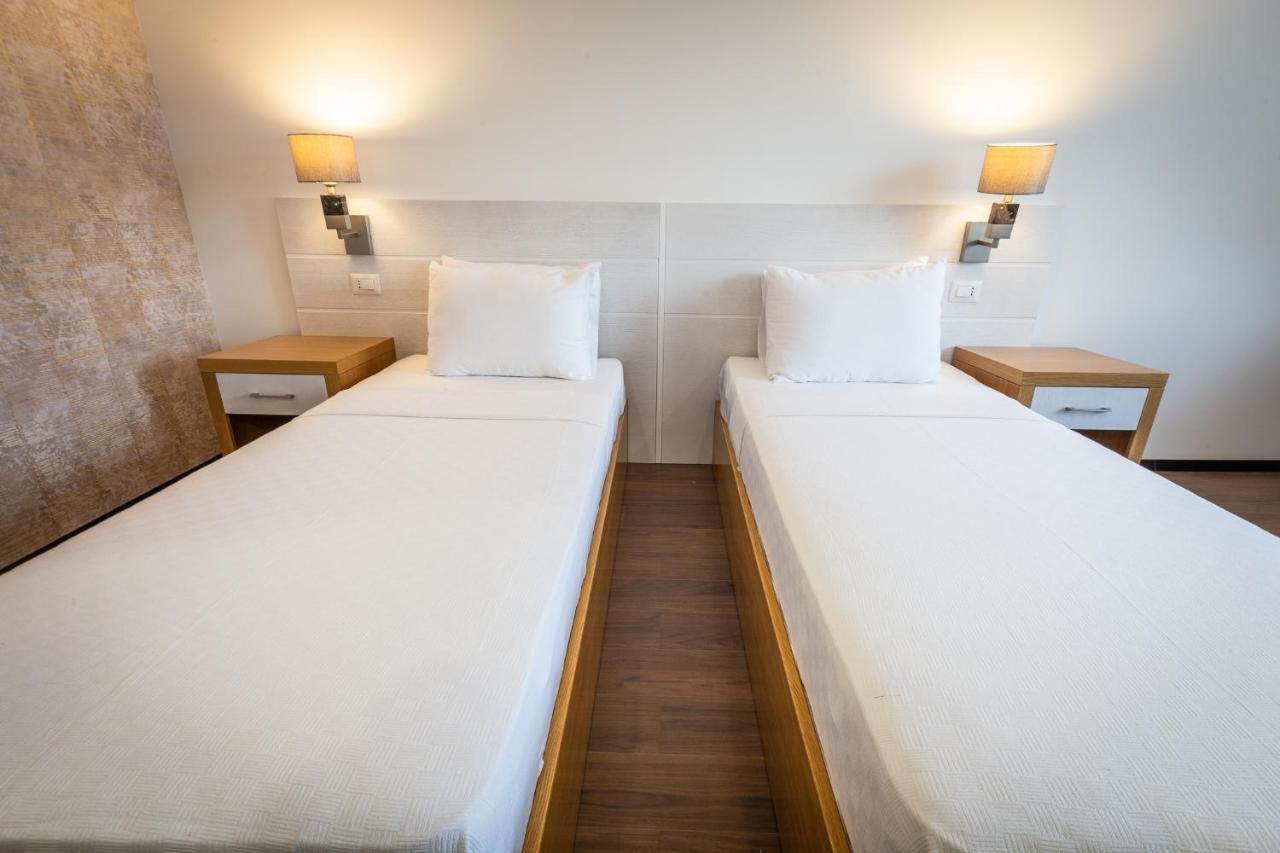 Hotel Sky Gevgelija Exterior photo A room at the hotel