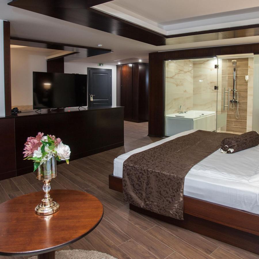 Hotel Sky Gevgelija Exterior photo Suite