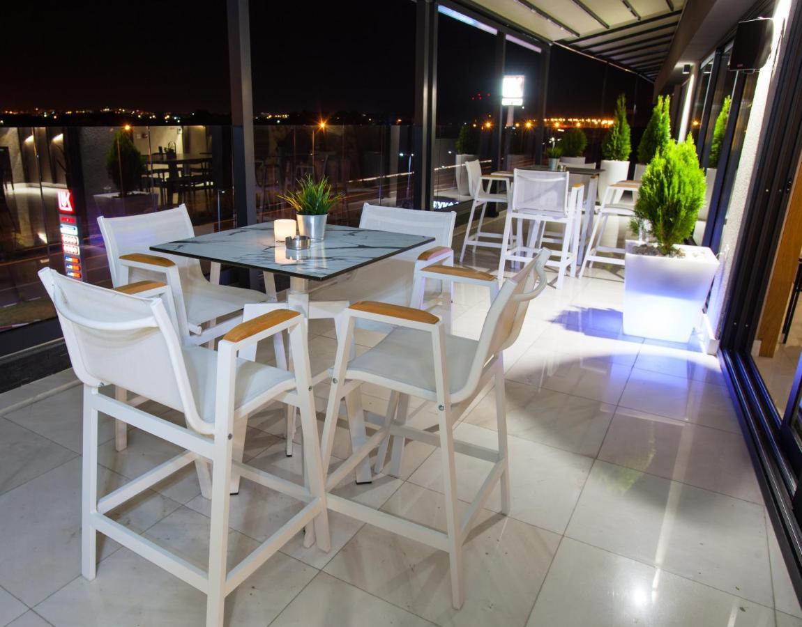 Hotel Sky Gevgelija Exterior photo Sky Bar