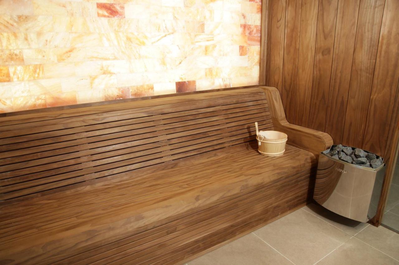 Hotel Sky Gevgelija Exterior photo A modern Finnish sauna