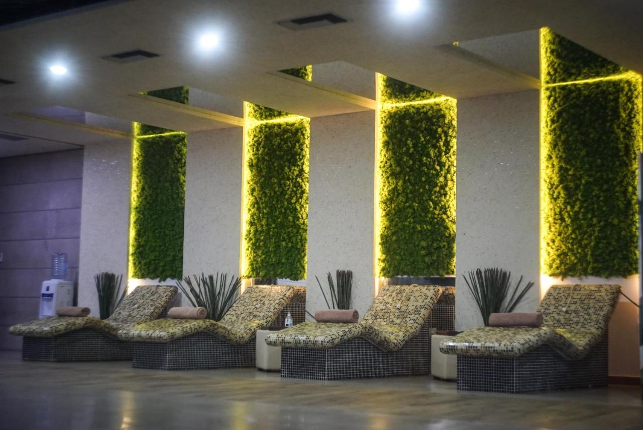 Hotel Sky Gevgelija Exterior photo The interior of the spa