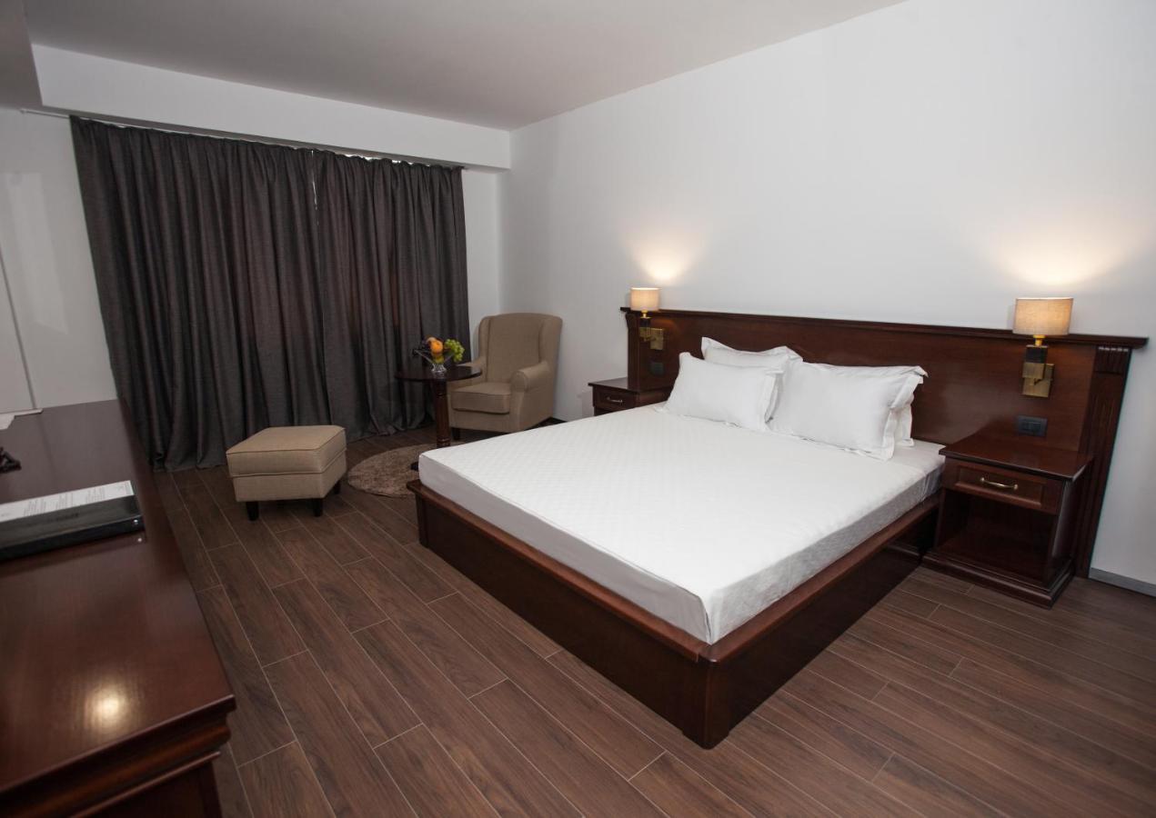 Hotel Sky Gevgelija Exterior photo A bedroom at the hotel