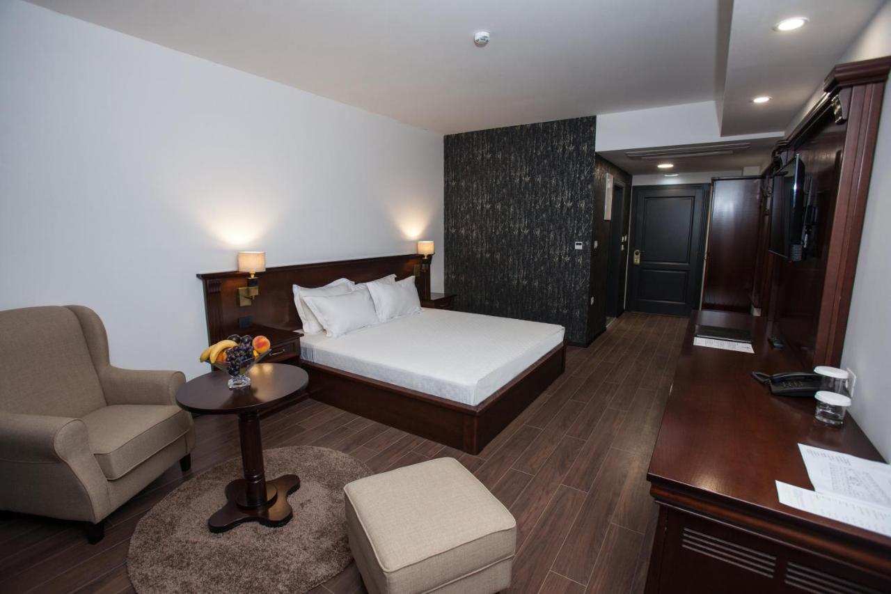 Hotel Sky Gevgelija Exterior photo A room at the hotel