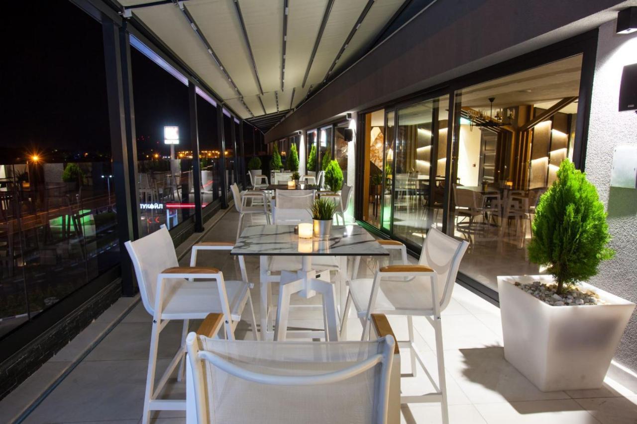 Hotel Sky Gevgelija Exterior photo The Sky Bar