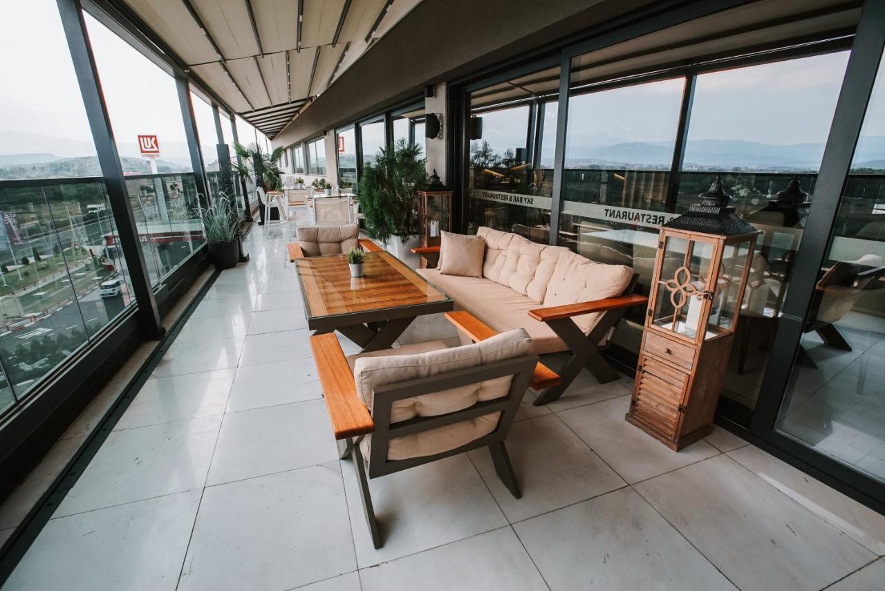 Hotel Sky Gevgelija Exterior photo Skyline Bar