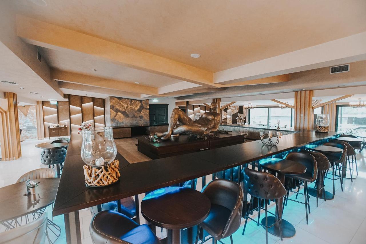 Hotel Sky Gevgelija Exterior photo The bar at the 19th floor