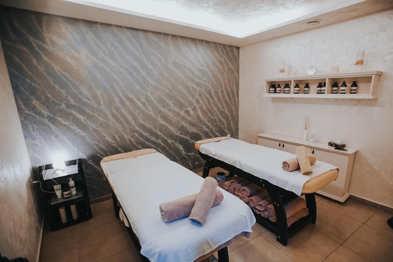 Hotel Sky Gevgelija Exterior photo A treatment room at the spa